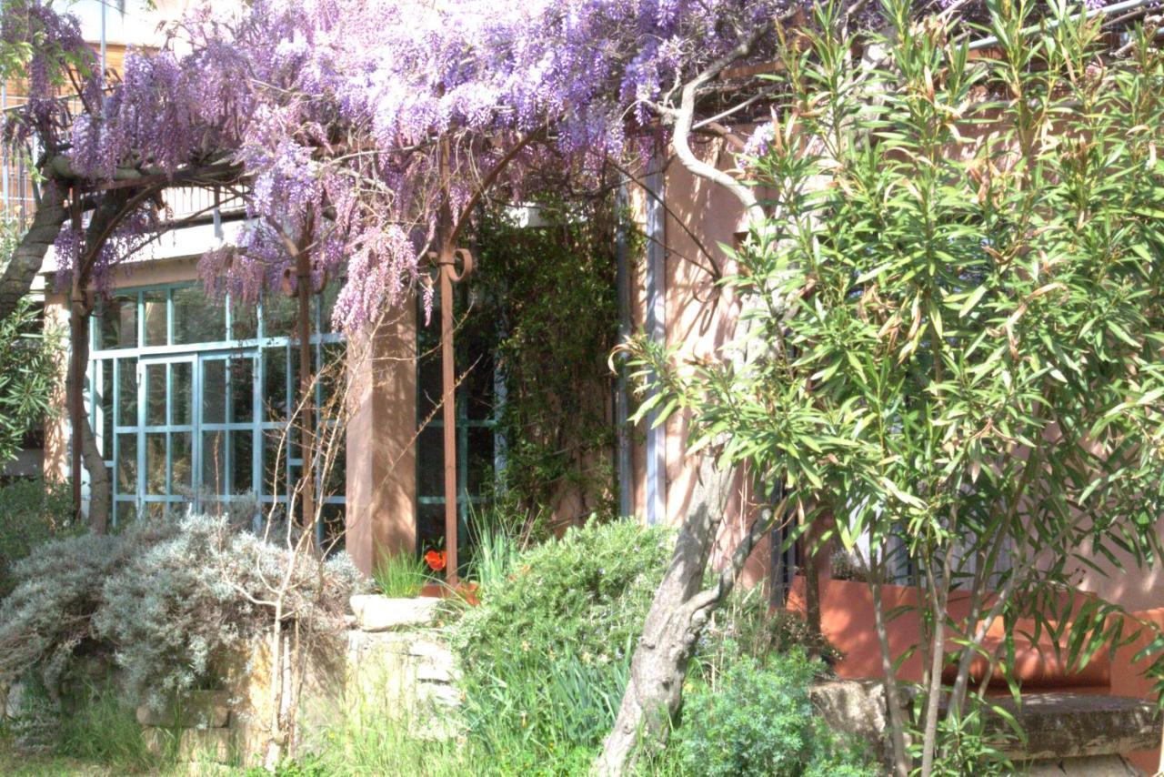 Hotel Mas Du Petit Claux Barbentane Esterno foto