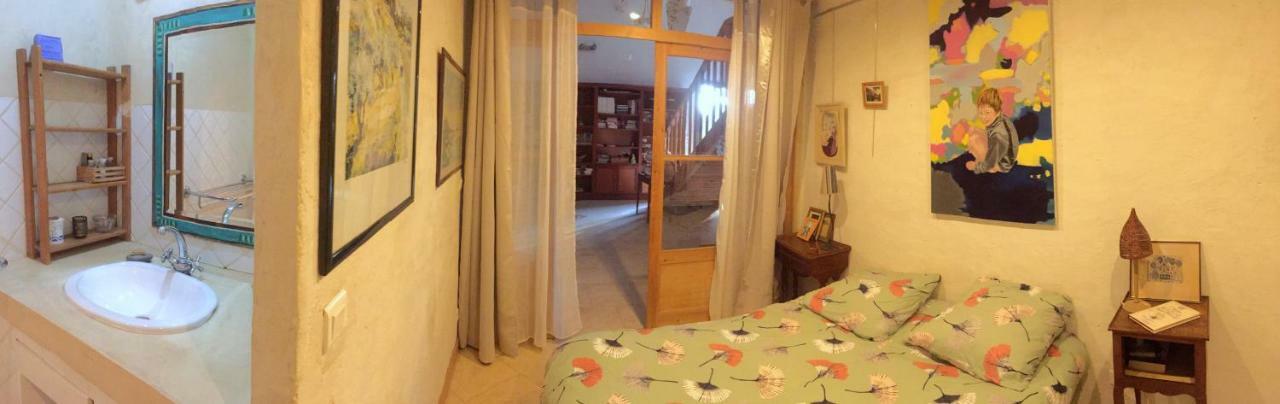 Hotel Mas Du Petit Claux Barbentane Esterno foto